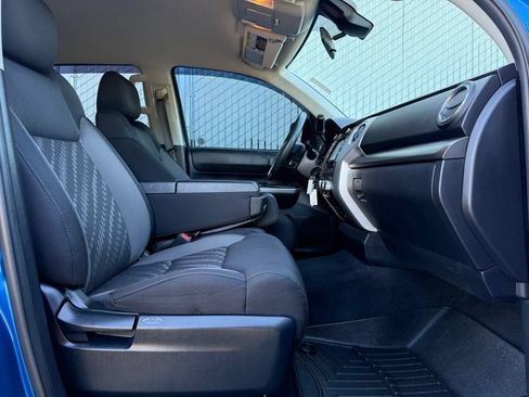 Used 2018 Toyota Tundra SR5 AWD/4WD image 38