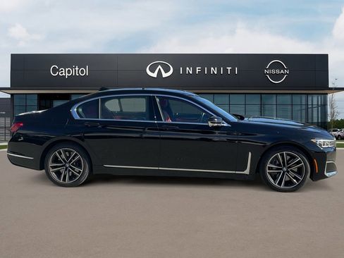 Used 2022 BMW 750i xDrive w/ Executive Package image 4