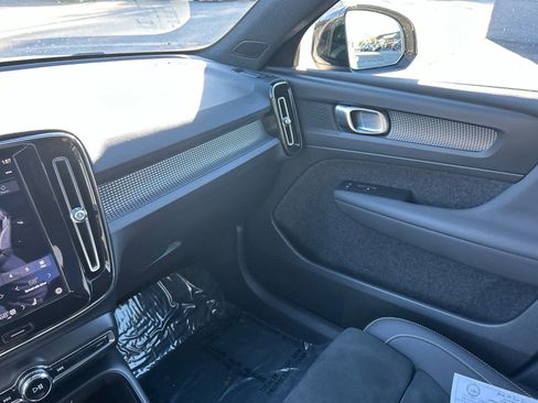 Used 2023 Volvo XC40 B5 Plus w/ Driver Assist Package image 31