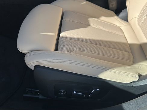 New 2026 BMW 330i Sedan w/ Premium Package image 12