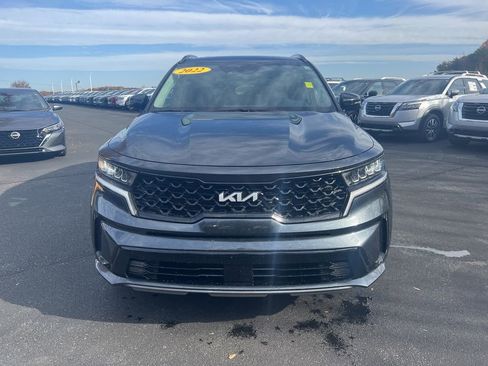 Used 2022 Kia Sorento EX image 3