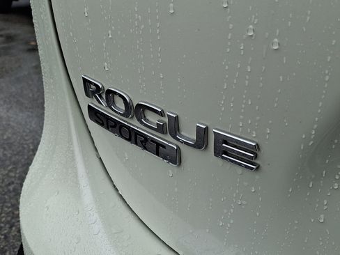 Used 2022 Nissan Rogue Sport SL image 30