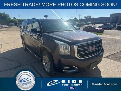 Used 2016 GMC Yukon XL SLT w/ Open Road Package AWD/4WD image 1