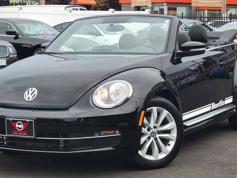 Used 2015 Volkswagen Beetle TDI FWD image 2