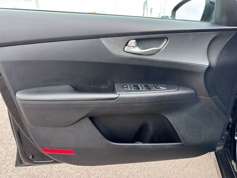 Used 2019 Kia Forte LXS image 9