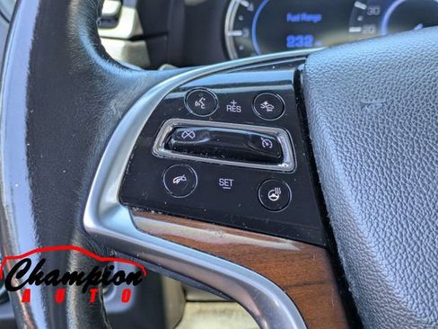 Used 2017 Cadillac Escalade Premium Luxury RWD image 32
