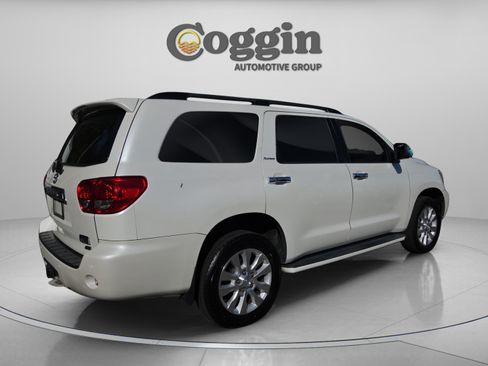 Used 2017 Toyota Sequoia Platinum image 5