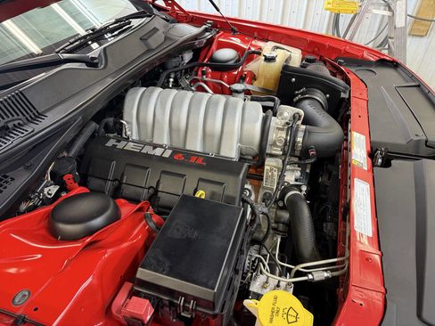 Used 2009 Dodge Challenger SRT8 w/ SRT Option Group II image 30