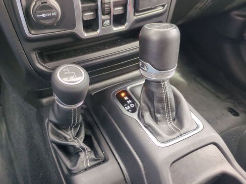 Certified 2019 Jeep Wrangler Unlimited Sahara image 32