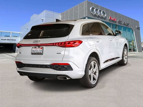 Used 2025 Audi Q5 Premium Plus w/ Premium Plus AWD/4WD image 4