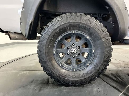 Used 2013 Toyota Tacoma 4x4 Double Cab w/ TRD Off-Road Pkg image 10