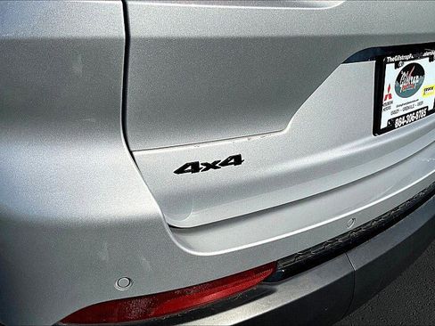 Used 2024 Jeep Grand Cherokee L Laredo image 8