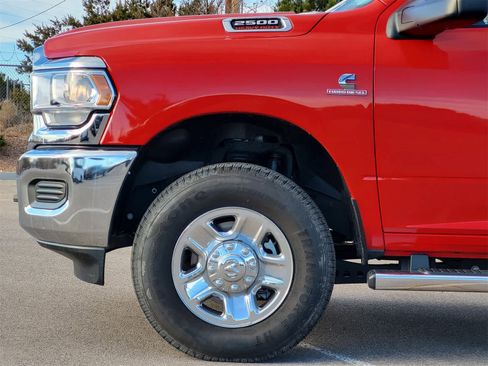 Used 2024 RAM 2500 Tradesman w/ Chrome Appearance Group image 9