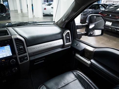 Used 2019 Ford F250 Lariat w/ Chrome Package image 10