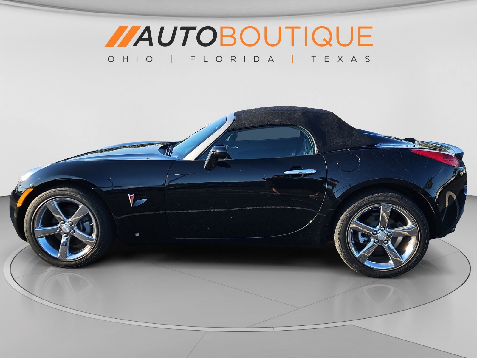 Used 2009 Pontiac Solstice GXP w/ Club Sport Package RWD image 2