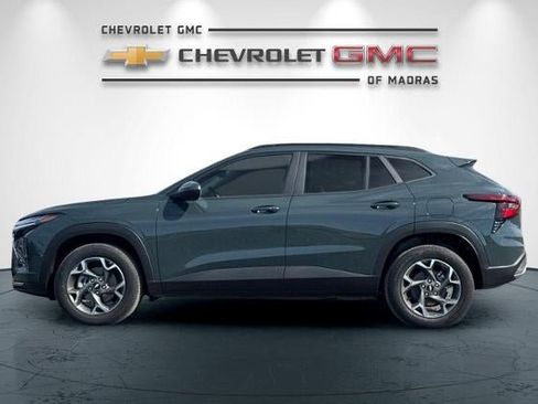 New 2026 Chevrolet Trax LT w/ LT Convenience Package FWD image 6