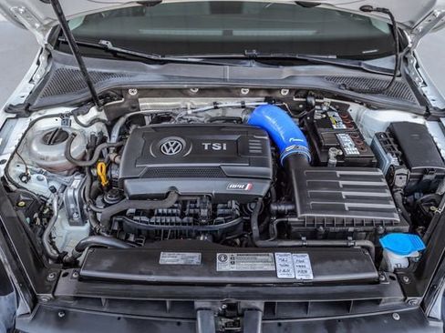 Used 2016 Volkswagen Golf S image 15