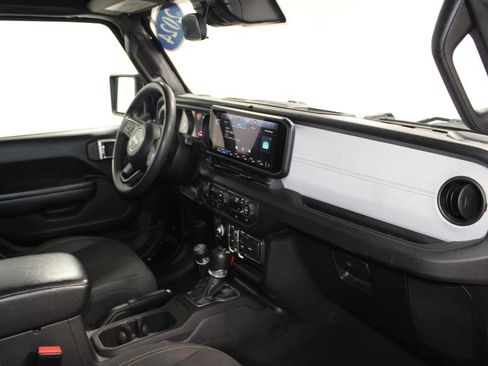 Used 2024 Jeep Wrangler Unlimited Sport AWD/4WD image 27