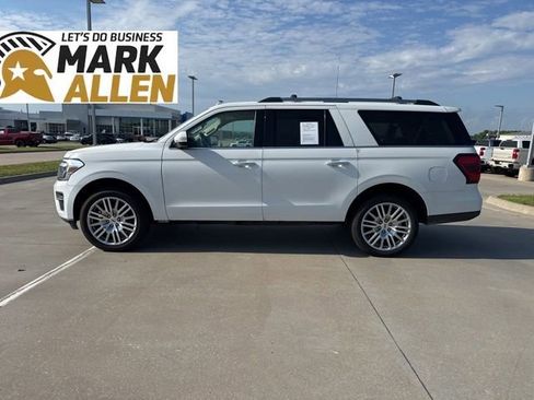Used 2024 Ford Expedition Max Limited AWD/4WD image 3