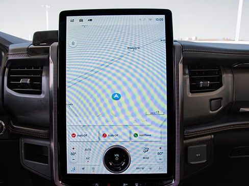 Used 2024 Ford Expedition Platinum image 12