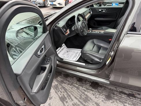 Used 2022 Volvo S60 B5 Momentum AWD/4WD image 12