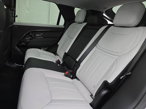 New 2026 Land Rover Range Rover Sport Dynamic SE AWD/4WD image 14