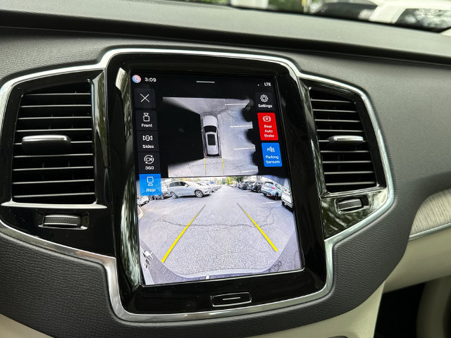 Certified 2025 Volvo XC90 T8 Plus w/ Protection Package AWD/4WD image 16