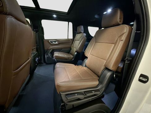 Used 2023 Chevrolet Suburban High Country AWD/4WD image 29
