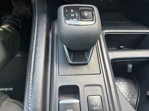 Used 2023 Nissan Pathfinder S FWD image 19