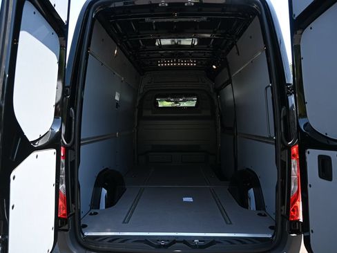Used 2026 Mercedes-Benz Sprinter 2500 image 28