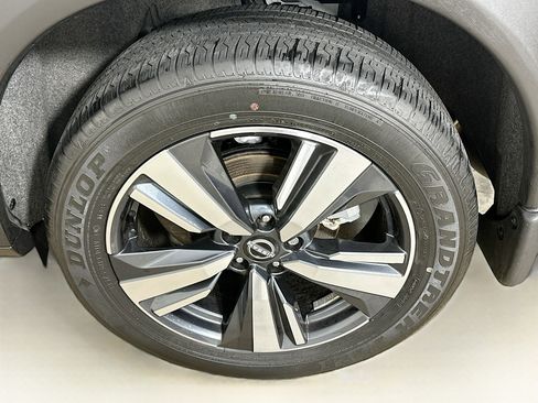 Used 2023 Nissan Rogue SL w/ SL Premium Package image 11