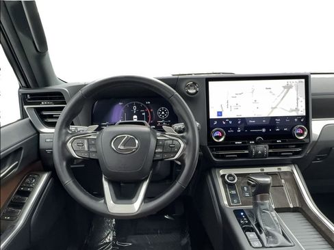 Used 2024 Lexus GX 550 w/ Cold Area Package AWD/4WD image 37