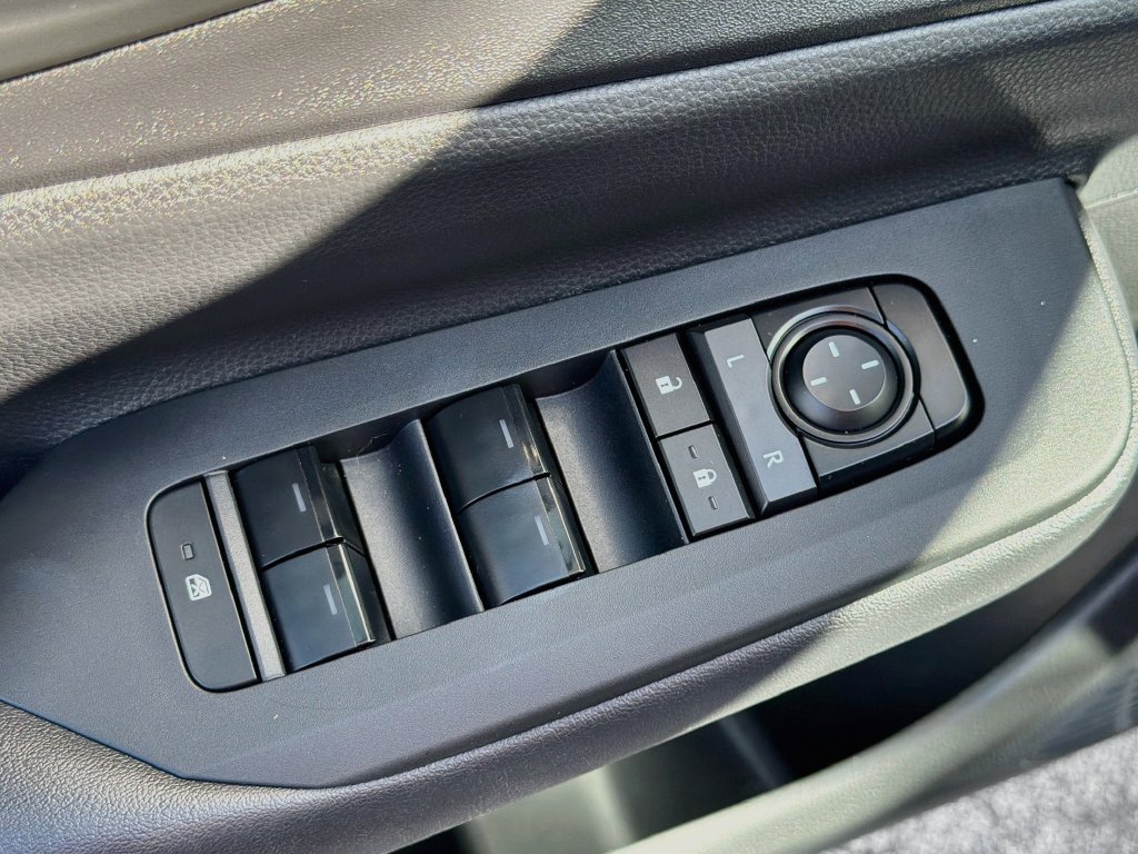 Used 2024 Toyota Prius Prime FWD image 17