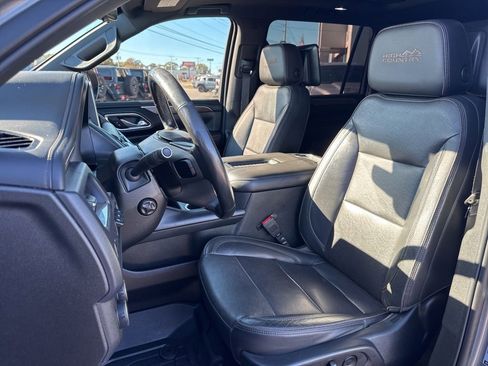Used 2021 Chevrolet Suburban High Country w/ Premium Package RWD image 41