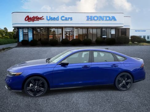 Used 2023 Honda Accord Sport image 2