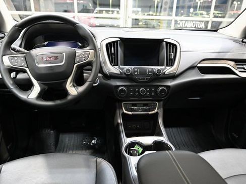 Used 2024 GMC Terrain Denali w/ Denali Premium Package image 12