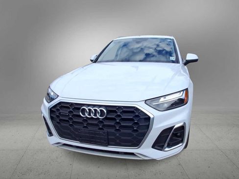 Used 2023 Audi Q5 2.0T Premium w/ Convenience Package AWD/4WD image 3