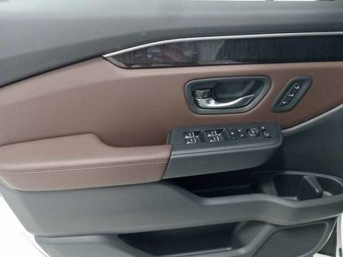 Used 2024 Honda Pilot Elite image 18
