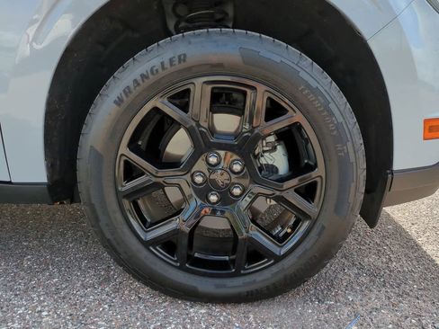 Used 2025 Ford Maverick Lariat w/ Black Appearance Package image 11