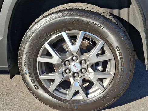 Certified 2023 GMC Acadia SLE w/ Driver Convenience Package image 33