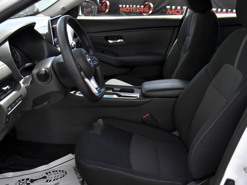 Used 2025 Nissan Sentra SV image 16