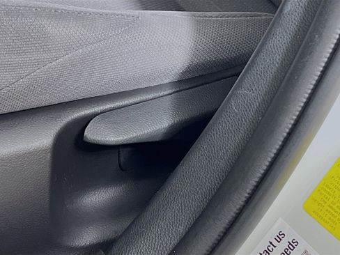 Used 2021 Toyota Corolla SE image 16