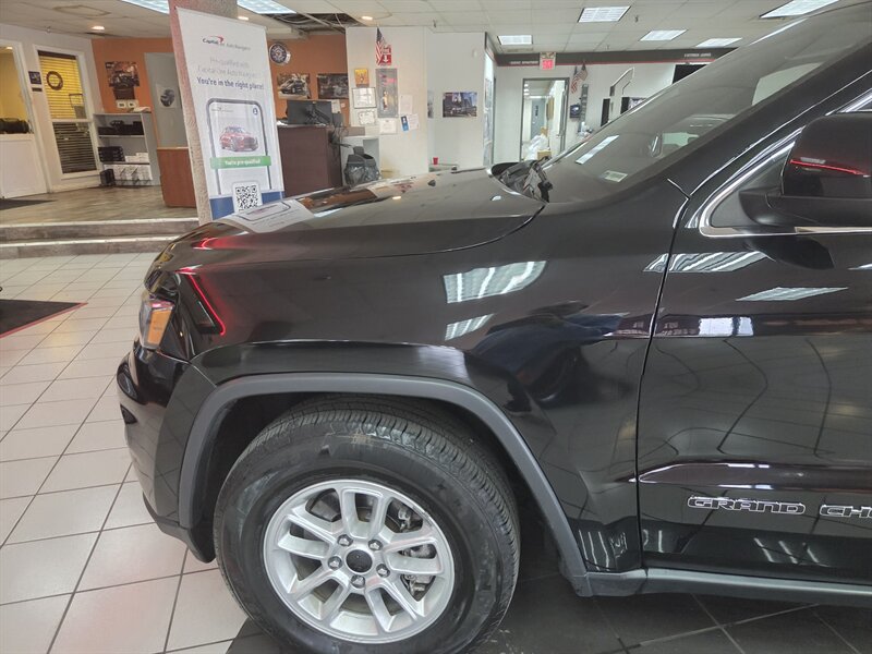 Used 2018 Jeep Grand Cherokee Laredo AWD/4WD image 40
