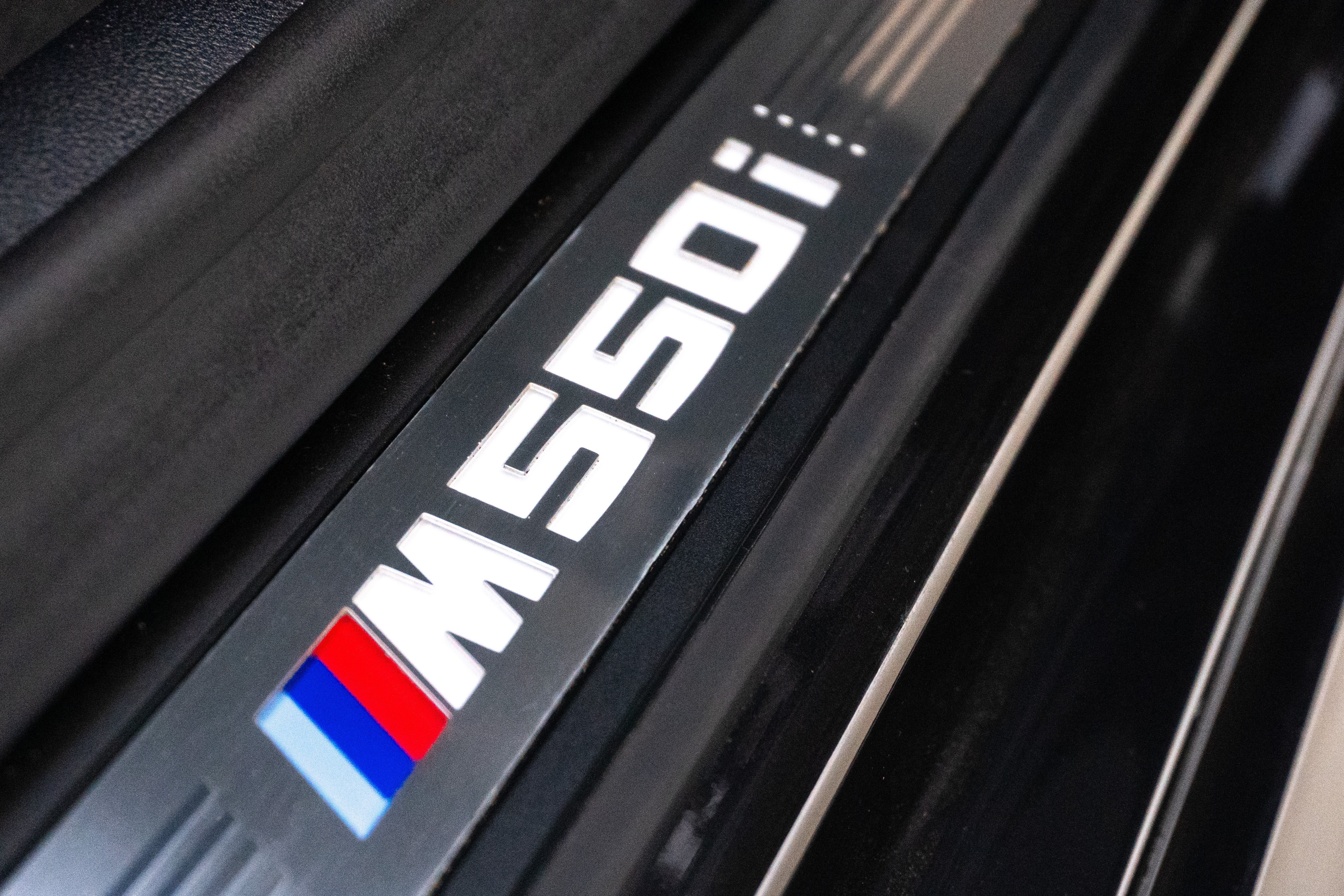 Used 2020 BMW M550i xDrive w/ Dynamic Handling Package AWD/4WD image 40