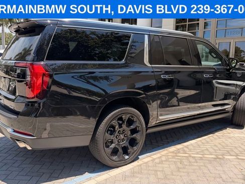 Used 2026 GMC Yukon XL Denali w/ Denali Reserve Package AWD/4WD image 24