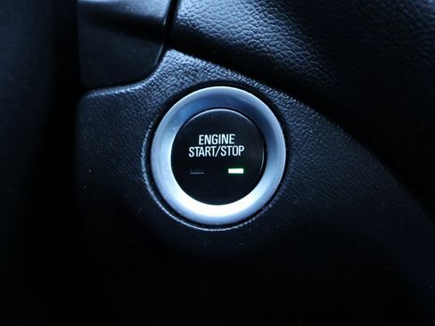 Used 2021 Chevrolet Equinox LT image 32