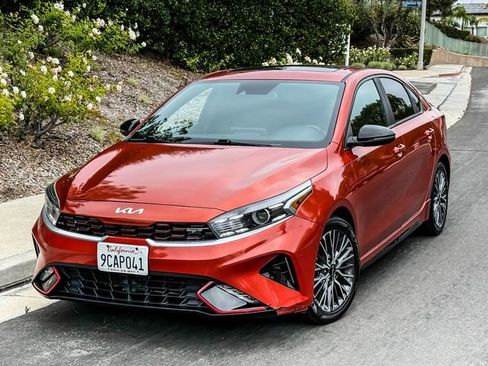 Used 2022 Kia Forte GT-Line w/ GT-Line Premium Package FWD image 2