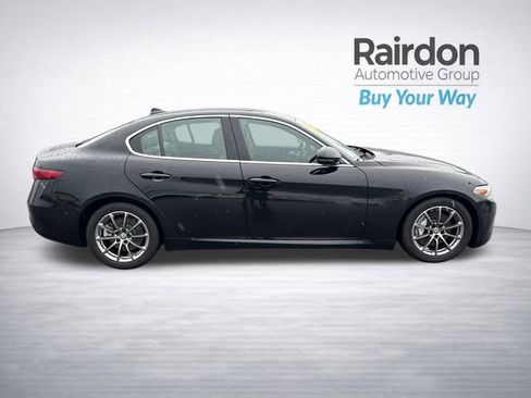 Used 2019 Alfa Romeo Giulia w/ Cold Weather Package RWD image 8