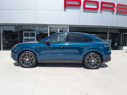 New 2025 Porsche Cayenne Coupe image 2