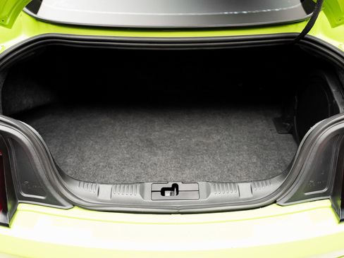 Used 2020 Ford Mustang Shelby GT500 w/ Technology Package image 71